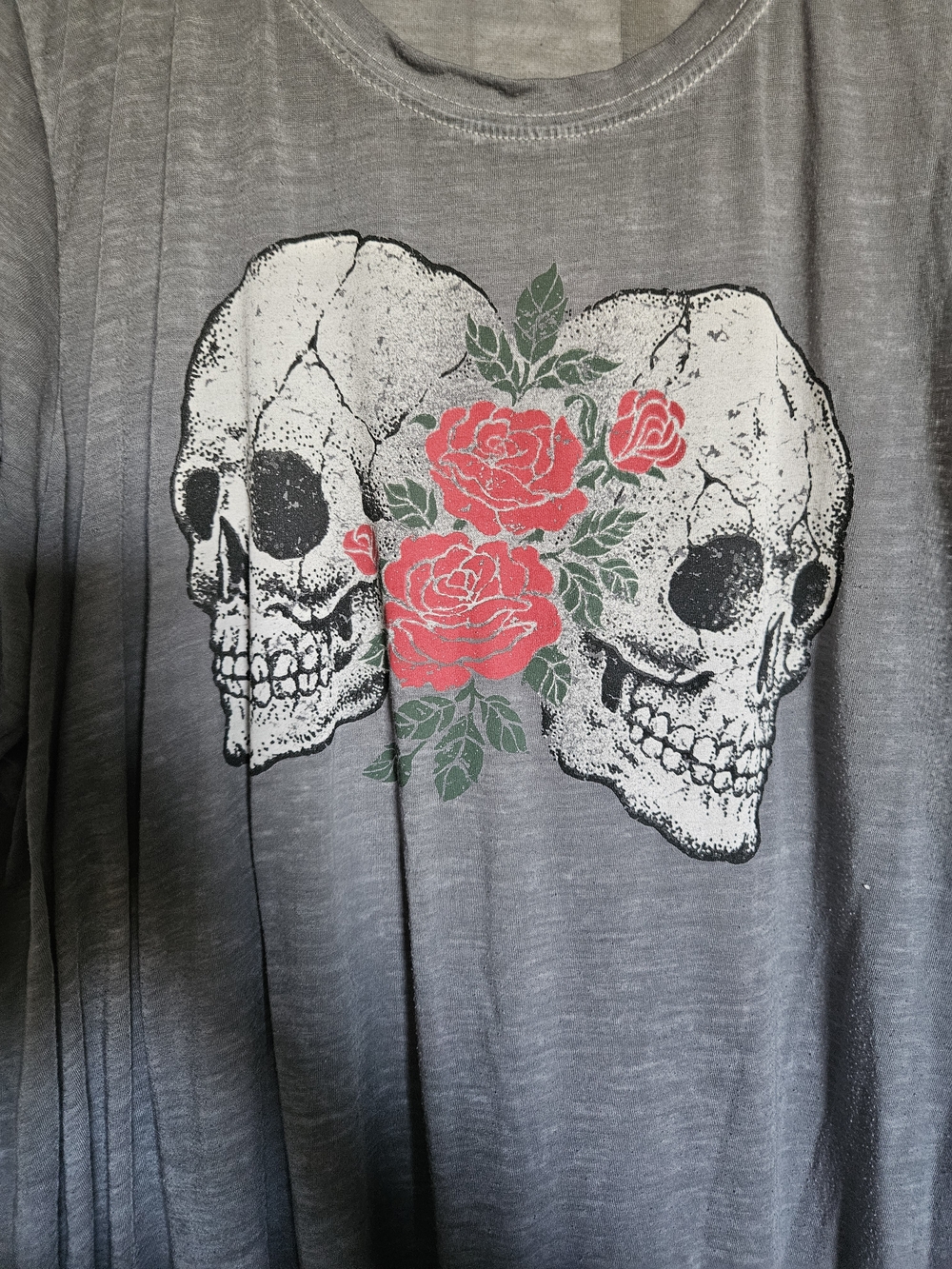 torrid Gray Skull & Rose Tie-Hem Tunic Top - Picture 2 of 4